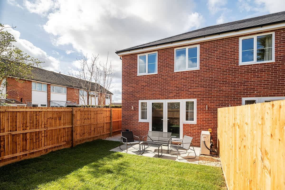 Perfect Booking | 3 Bed & Spacious Parking in Churchdown, Gloucestershire