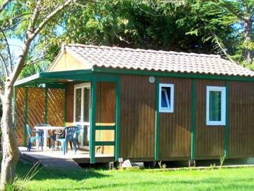 Gîte pour 5 personnes, avec terrasse et piscine, animaux acceptés à Camon