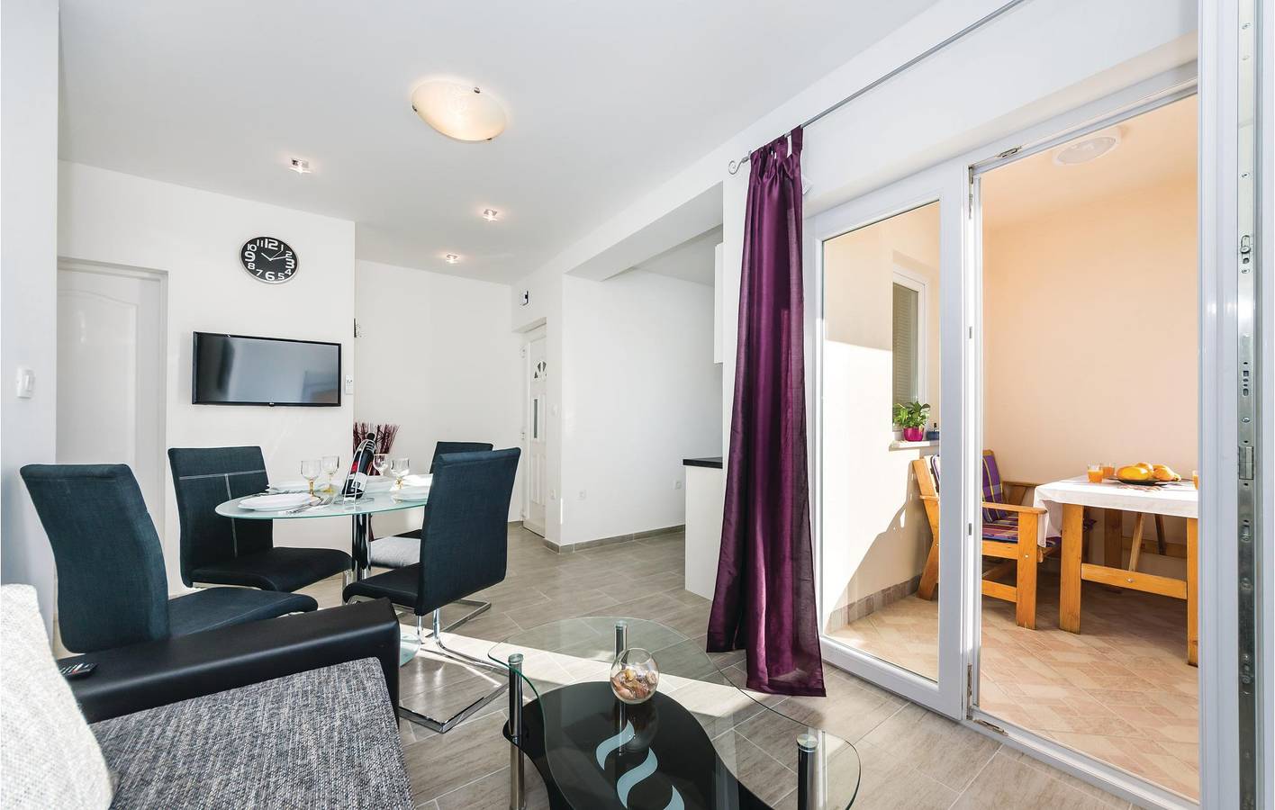 Ganze Ferienwohnung, Ferienwohnung für 4 Personen mit Terrasse in Maslenica, Zadar