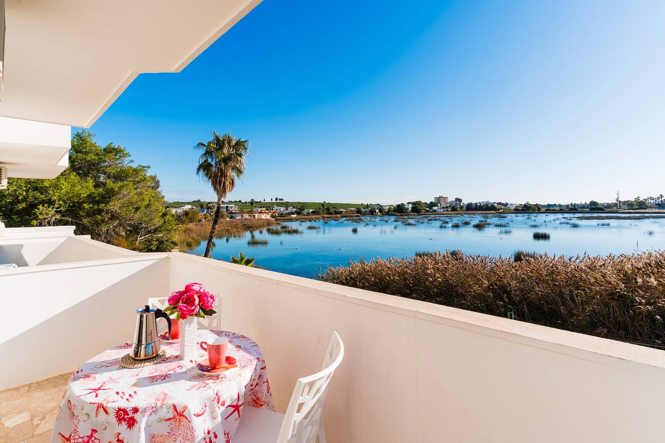 Ferienhaus 'Blu' mit privater Terrasse, Wlan und Klimaanlage in Scala di Furno, Porto Cesareo