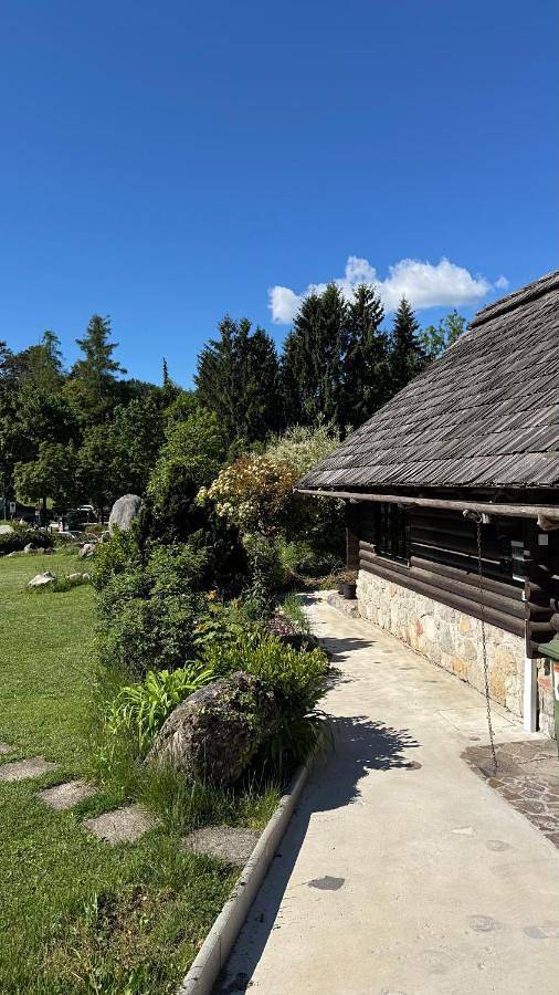 Maison d’hôte pour 2 personnes, avec piscine ainsi que jardin et vue à Bled - 3
