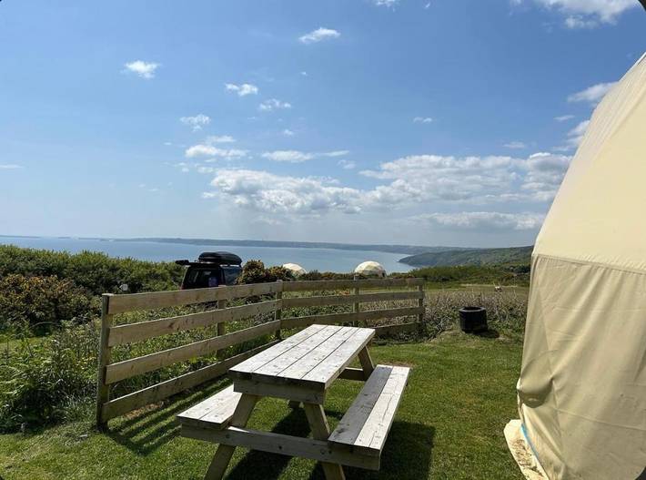 Glamping for 4 people, with garden and terrace in Carmarthenshire