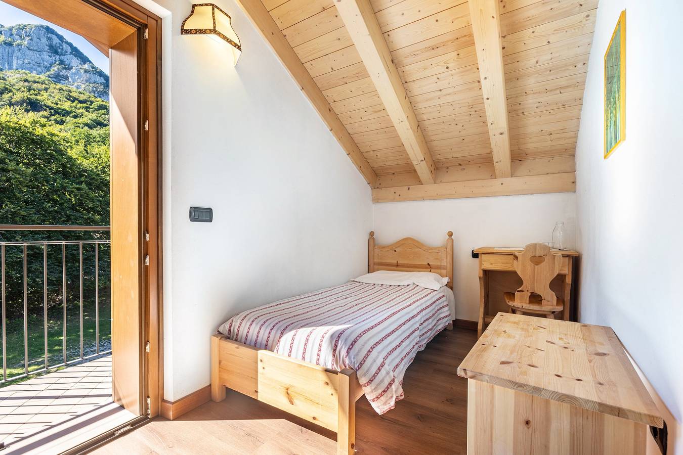 Zimmer 'Camera Matrimoniale' mit Bergblick, Gemeinschaftsgarten und Balkon in Ala, Trentino