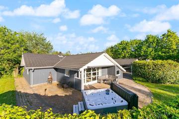 Villa für 8 Personen, mit Sauna, mit Haustier in Jegum