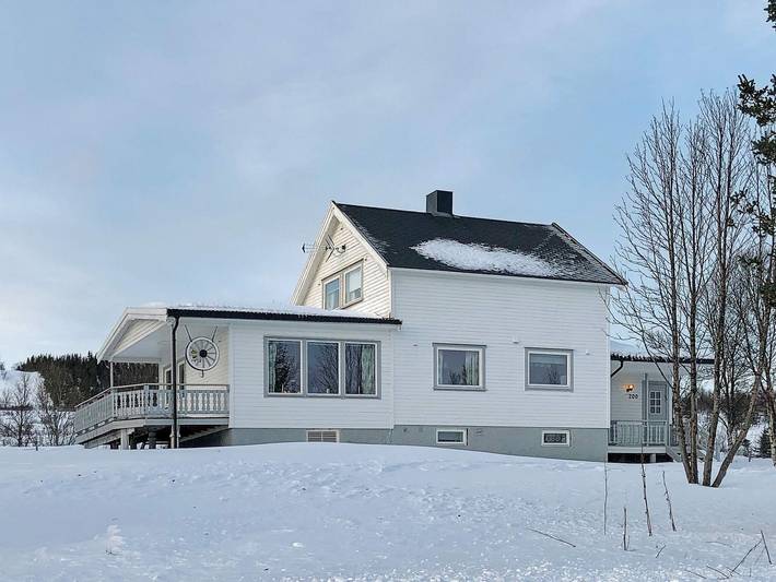 Ferienhaus am Meer in Lyngen in Lyngen