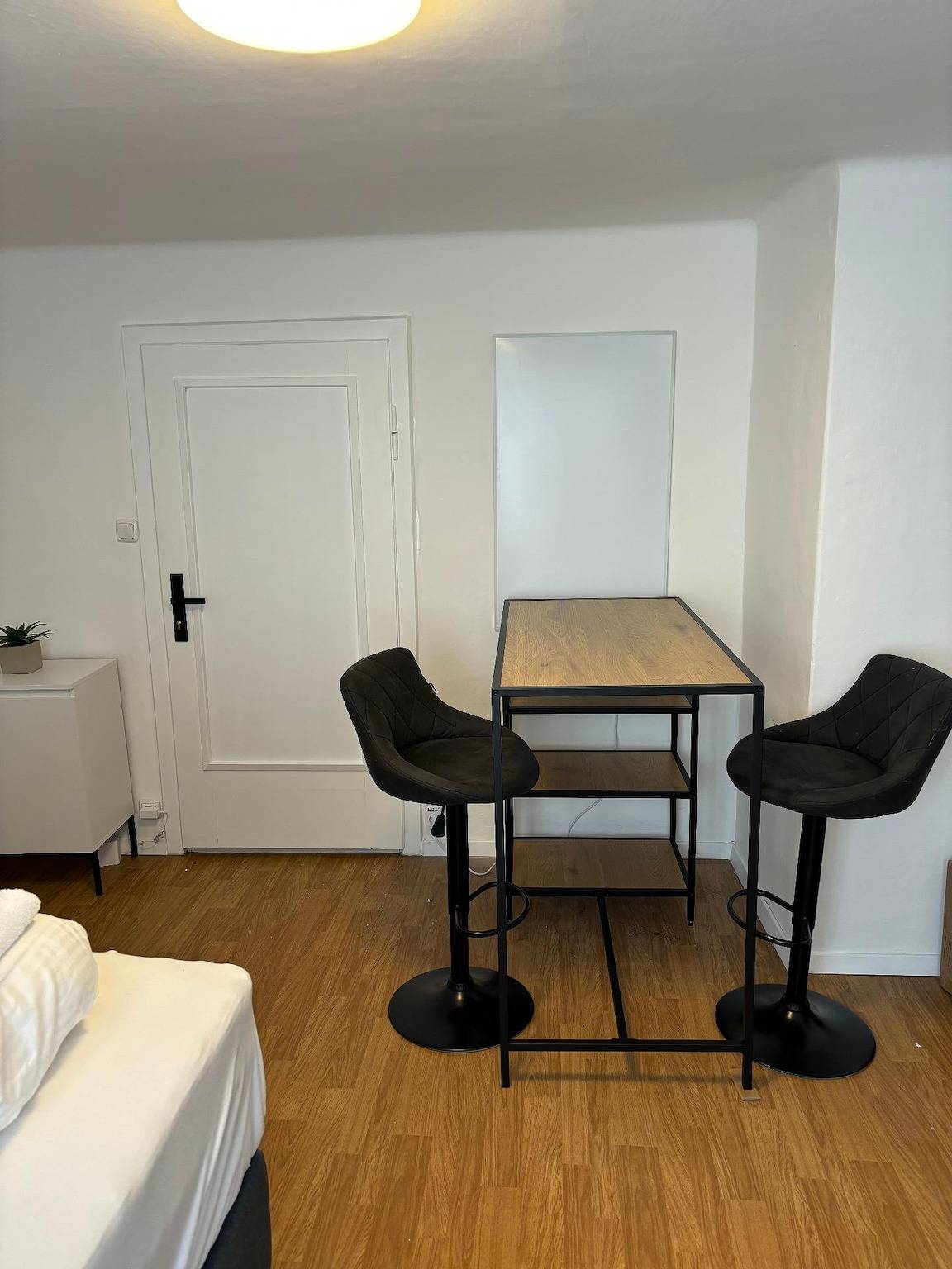 Ganze Ferienwohnung, Studio in zentraler Lage - nur wenige Minuten zum See und Stadt in Gmunden, Traunviertel