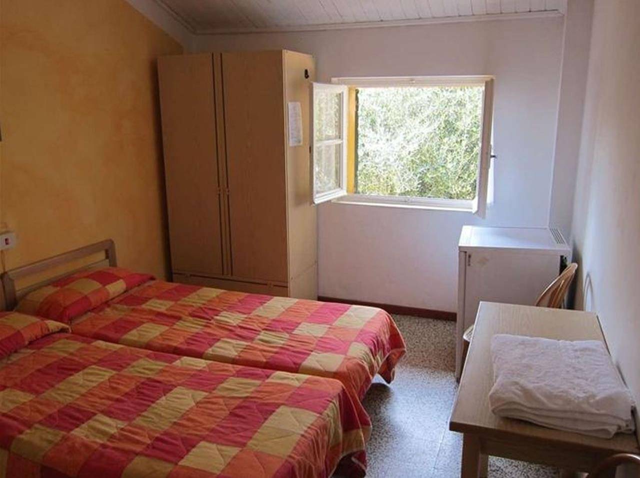 Entire apartment, Feriendorf Cisano San Vito Zimmer Perla für 2 Personen in Cisano, Bardolino