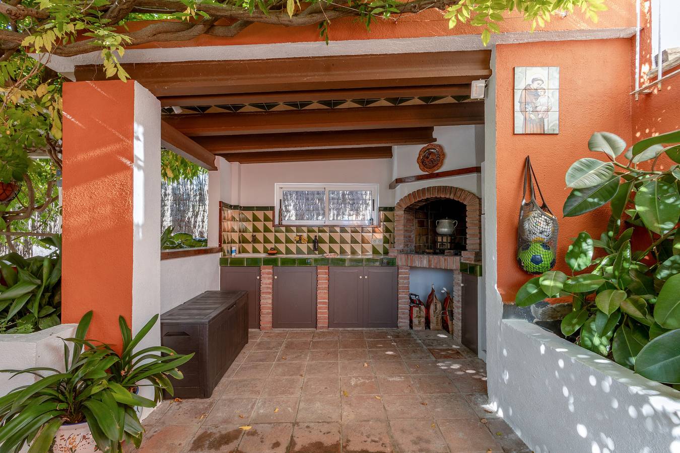 Casa Vacacional 'Ca La Iaia' con Vistas a la Montaña, Piscina Privada y Wi-Fi in Olérdola, Interior de Barcelona