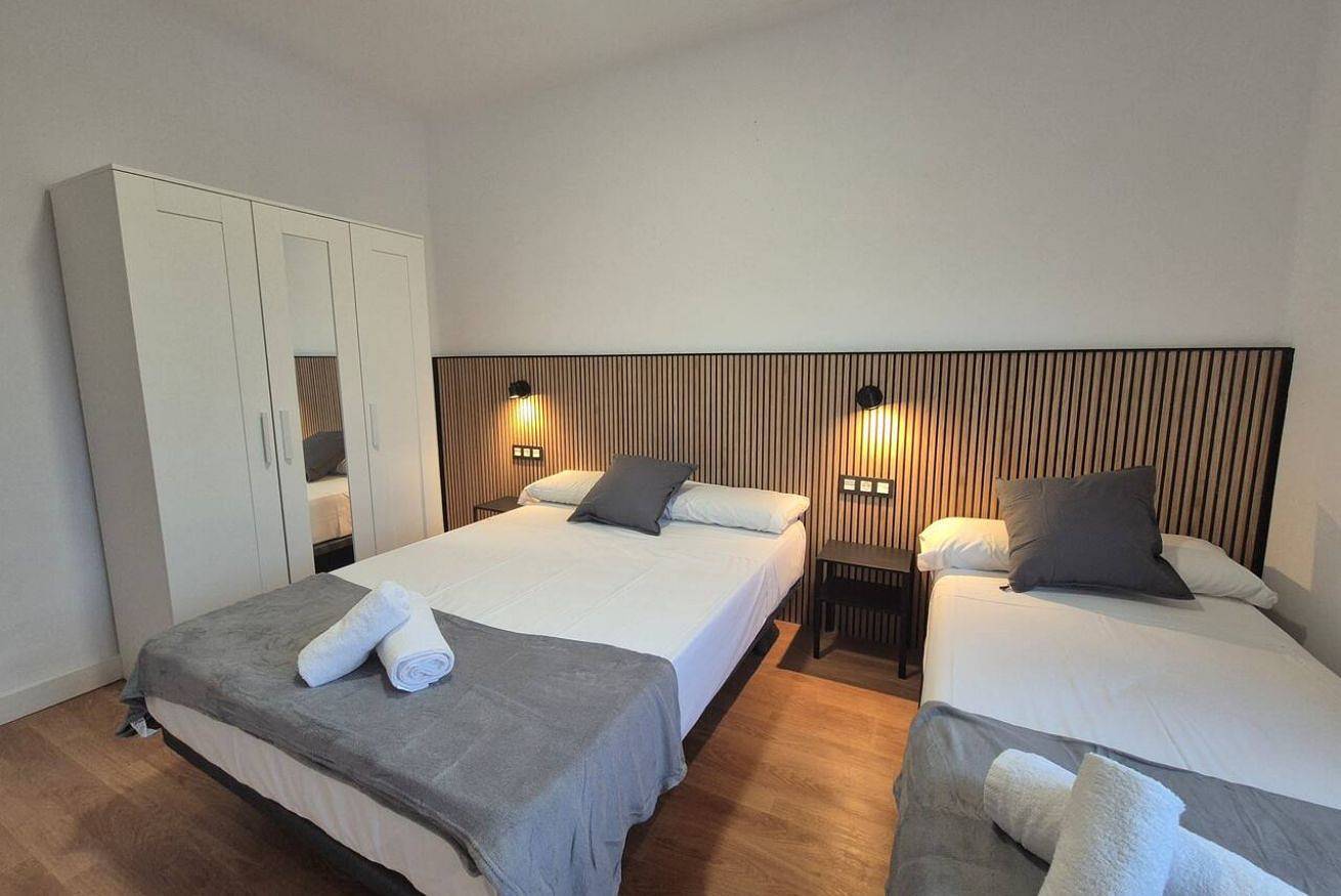 Ganze Wohnung, Chic Apt: Wi-Fi, Dishwasher, Washer/Dryer, Near Attractions in Oviedo, Cordillera Cantábrica