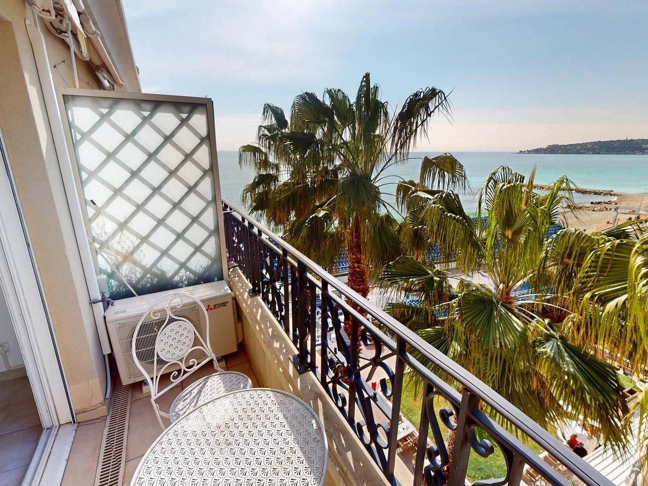 Hel studio-lejlighed, Renovated studio with balcony and garage in central Menton in Menton, Nice og omegn