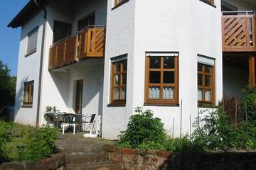 Ferienwohnung für 4 Personen, mit Terrasse und Garten in Annweiler