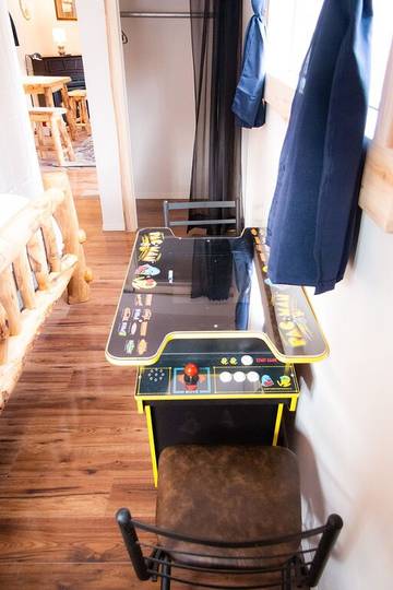 Log Cabin for 4 Guests in San Juan National Forest, La Plata County, Picture 3