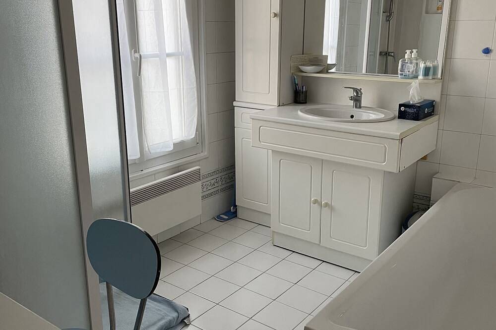 Chambre avec terrasse privative vue mer. Petit déjeuner offert in Royan, Côte de Beauté