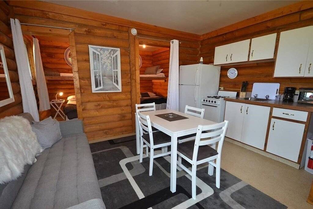 Log Cabin for 5 Guests in Saskatchewan, Canada