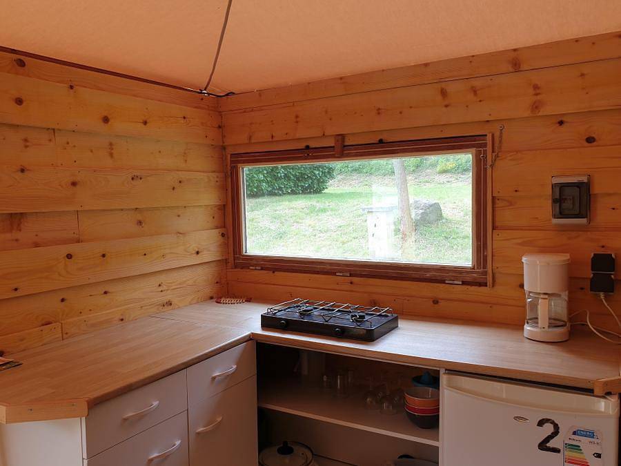 Camping Coeur d'Ardèche - Tente en toile et en bois 4 personnes - La Cabane 16m² (2 chambres) sans sanitaires 4 pers in Saint-Vincent-de-Durfort, Parc naturel régional des Monts d'Ardèche
