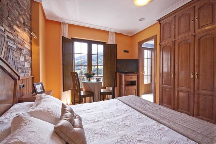 Hotel para 2 personas, con Balcón y Vistas en Taramundi