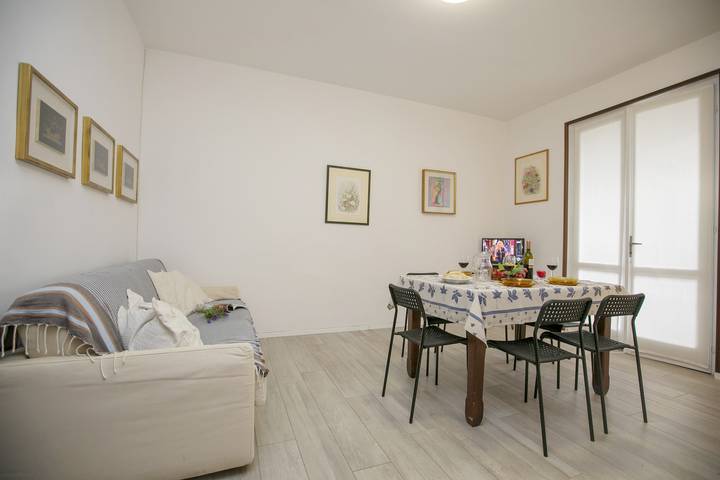 Gîte pour 4 personnes, avec terrasse, adapté aux familles à Desenzano del Garda - 2