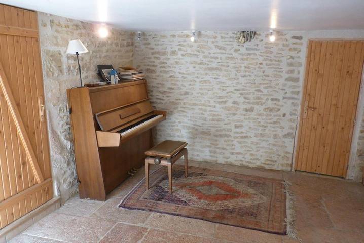 Location de vacances pour 8 personnes, avec piscine et terrasse à Rully - 4