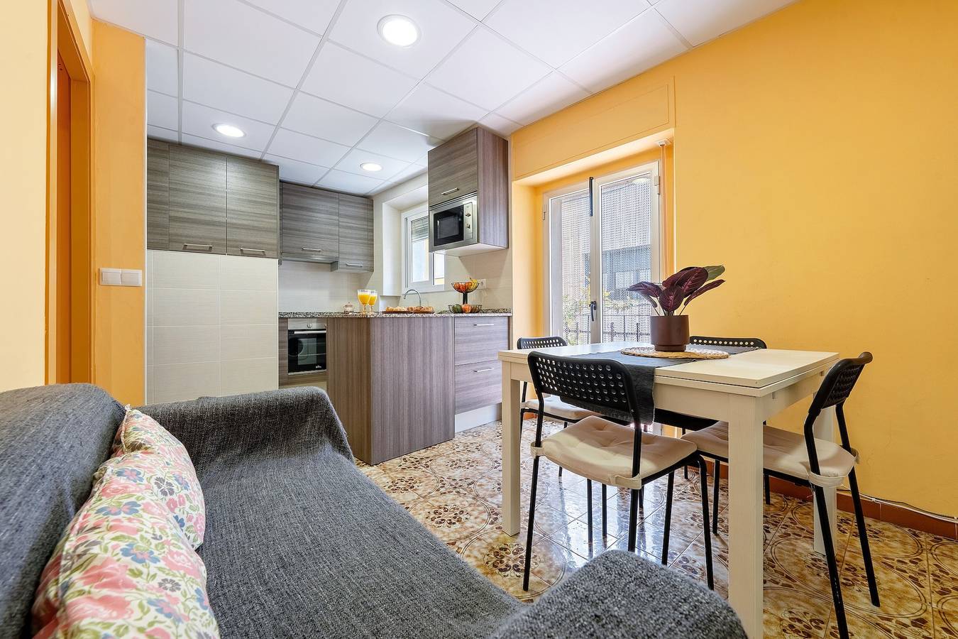 Apartamento entero, Apartamento 'Sant Joan' con balcón y Wi-Fi in Tierras del Ebro, Costa Dorada