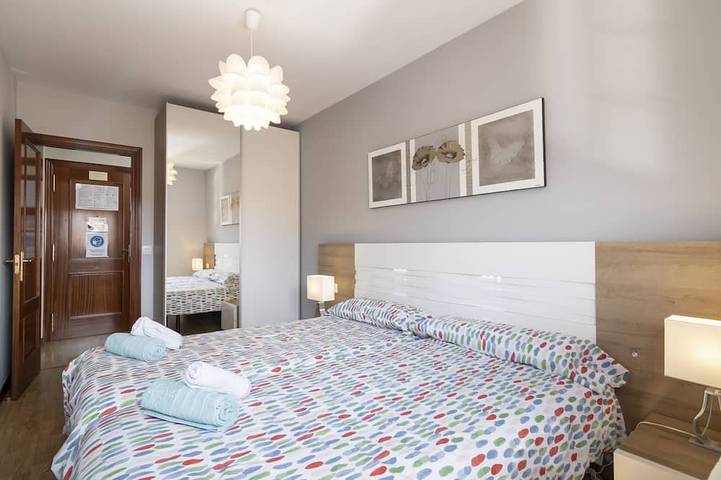 Apartamento entero, Apartamento junto a la Plaza Mayor, Wifi y Parking - leonapartamentos in León, Cordillera Cantábrica