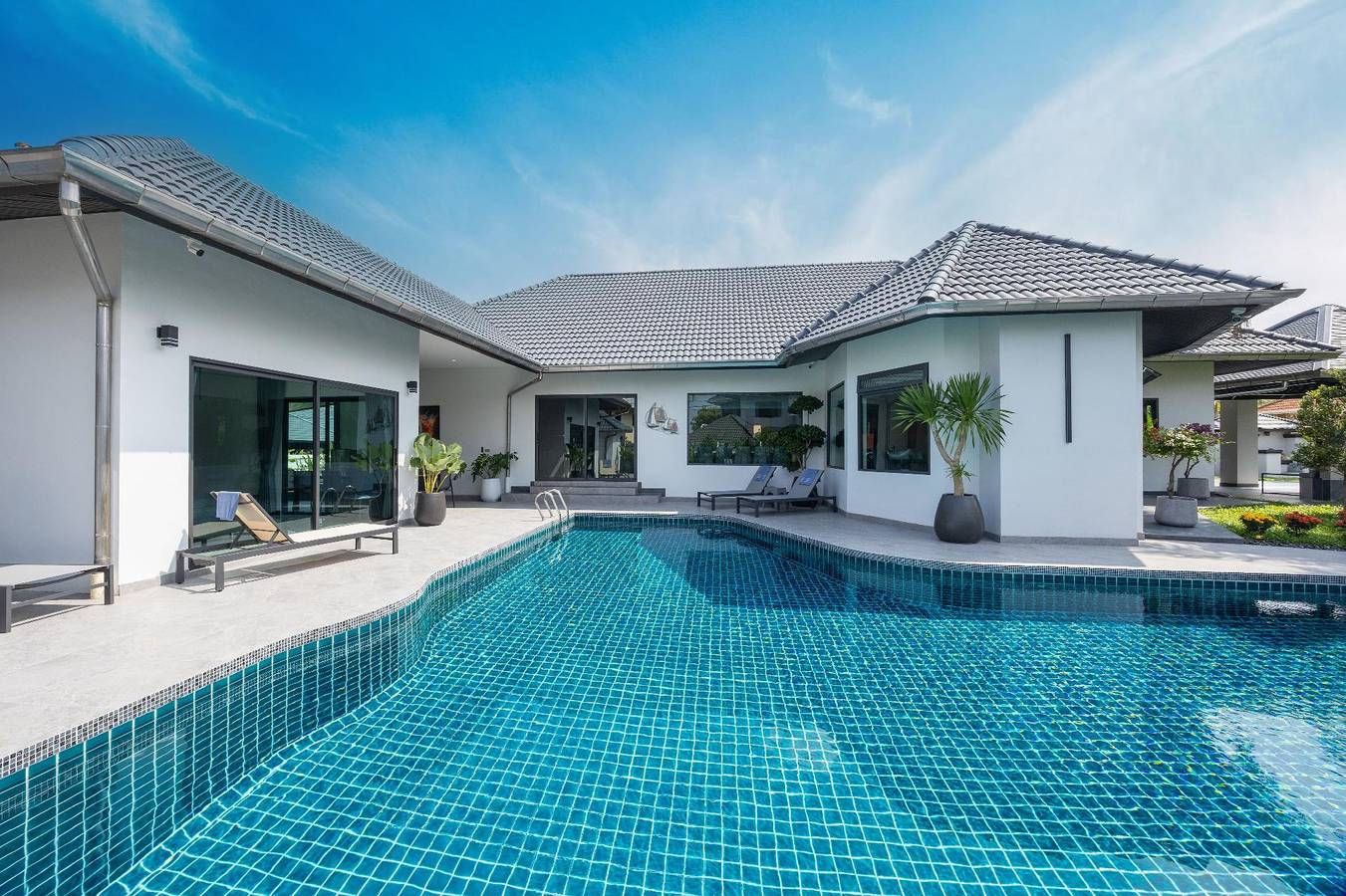 Villa Waree Minuten vom Meer und Strand entfernt in Pattaya, Chon Buri