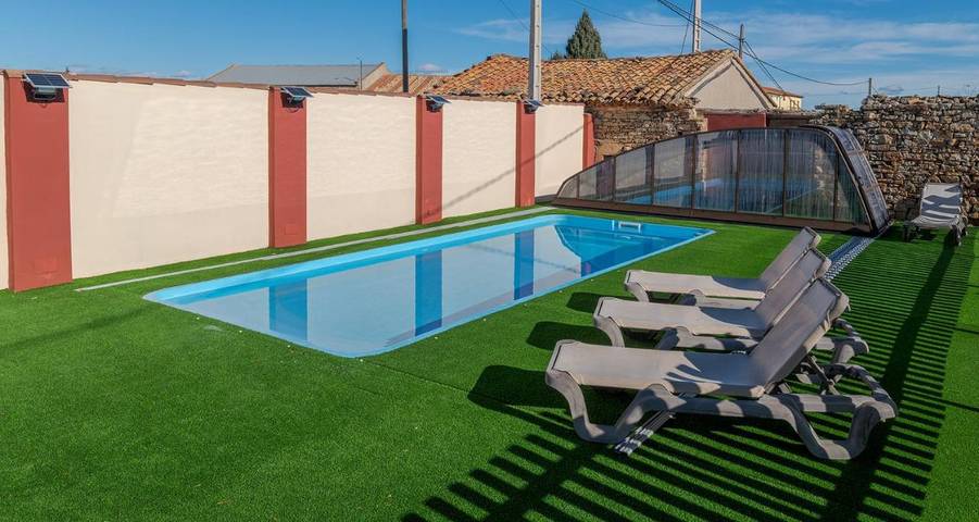 Casa de huéspuedes para 28 personas, con vistas además de piscina y terraza, Se admiten mascotas en Gúdar-Javalambre - 4