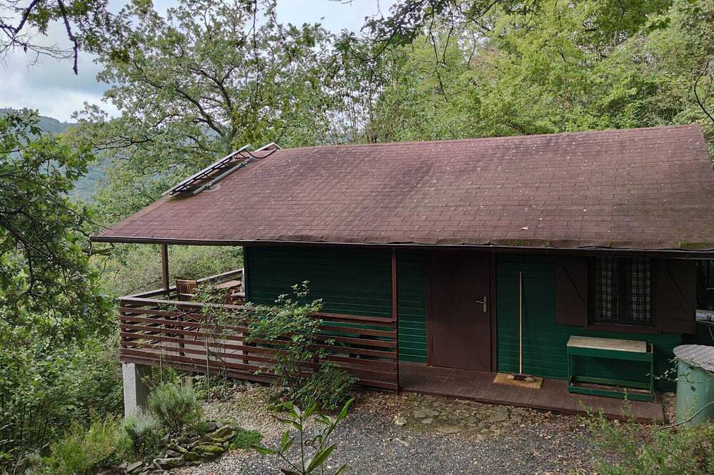 Cozy self-sufficient cottage with wonderful views & fireplace Pets welcome. in Dausenau, Lahn-Taunus