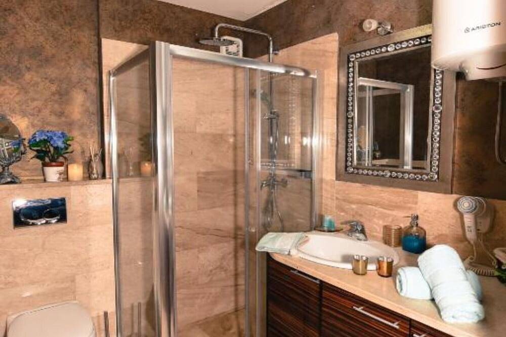 Entire apartment, City & Sea Escape Studio  - Studio Apartment in Budva, Opština Budva