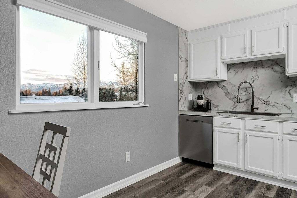 Ganze Wohnung, New remodeled unit next to Downtown at Westchester in Anchorage, Alaska