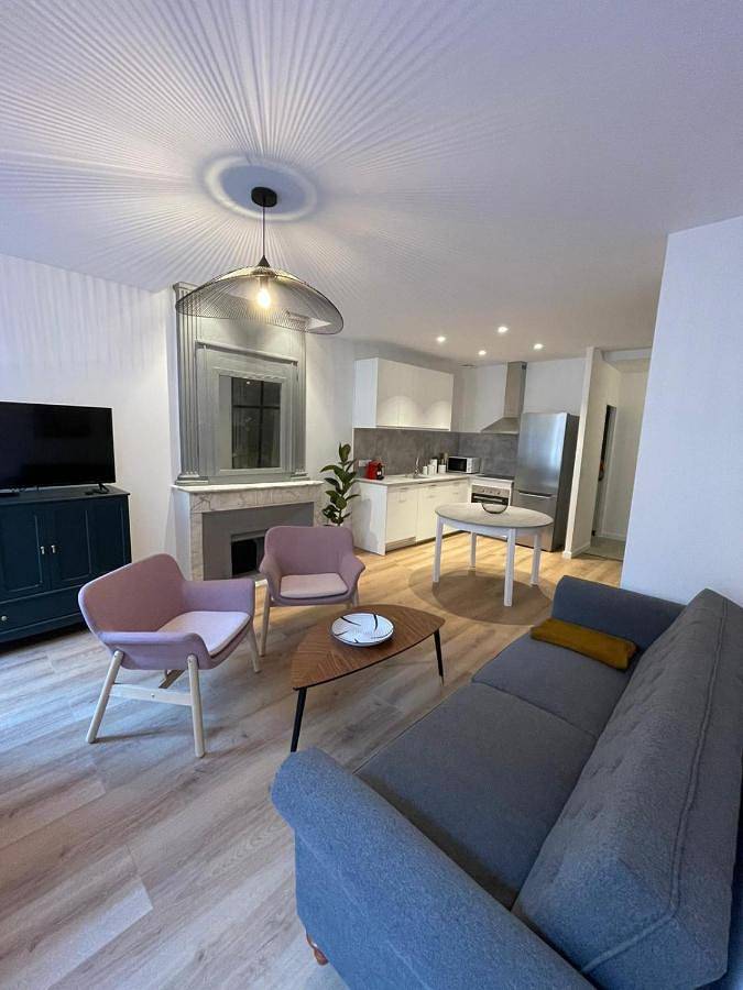 Appartement entier, 3 pièces neuf au cœur de Grasse - tout à pied - Wi-Fi & parking in Grasse, Côte méditerranéenne (France)