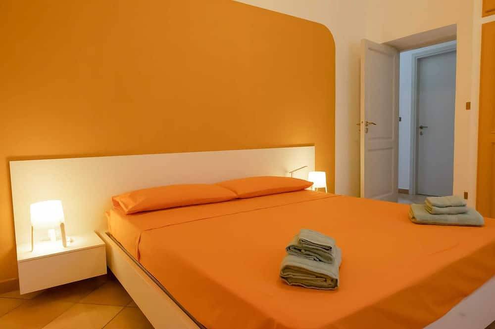 Entire apartment, Apartment in portion of villa with beach. in Latina Province