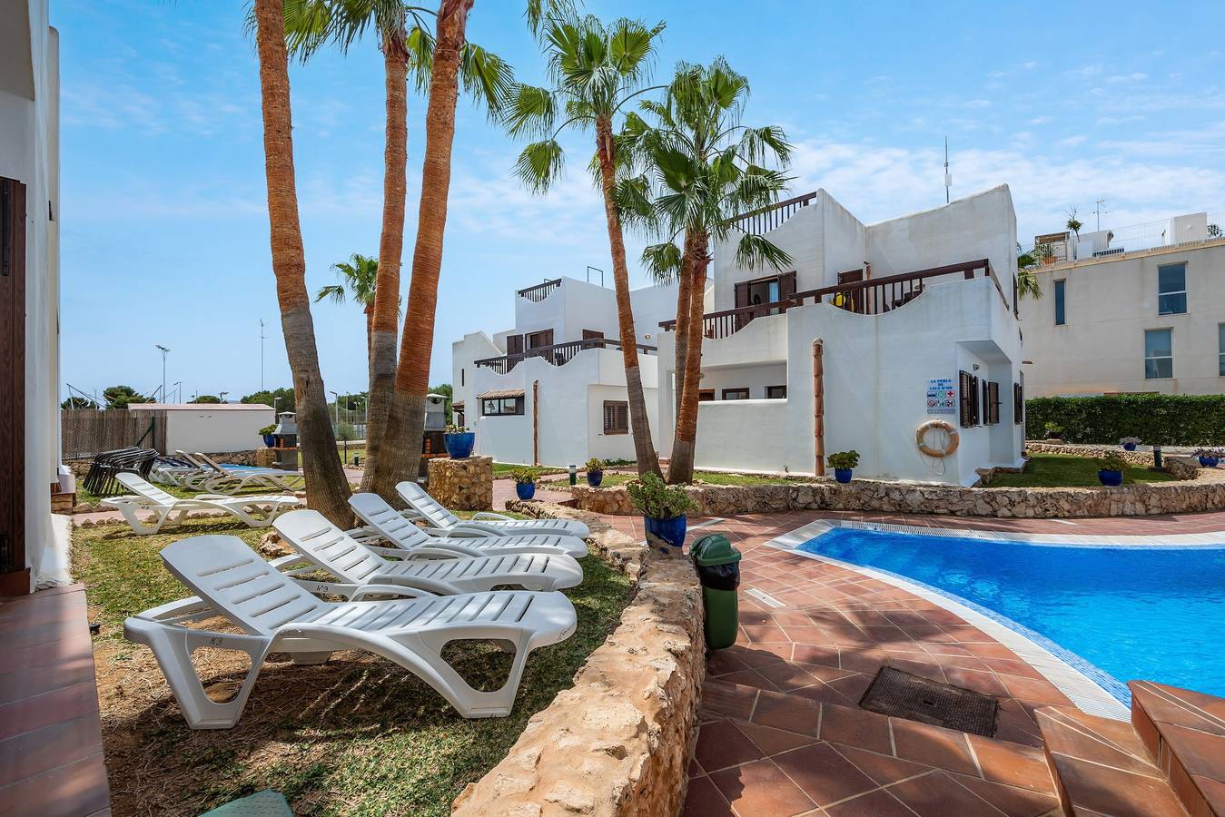 Entire apartment, Apartment La Perla de Cala d'Or 9 with Shared Pool, Garden & Wi-Fi in Cala Egos, Santanyí