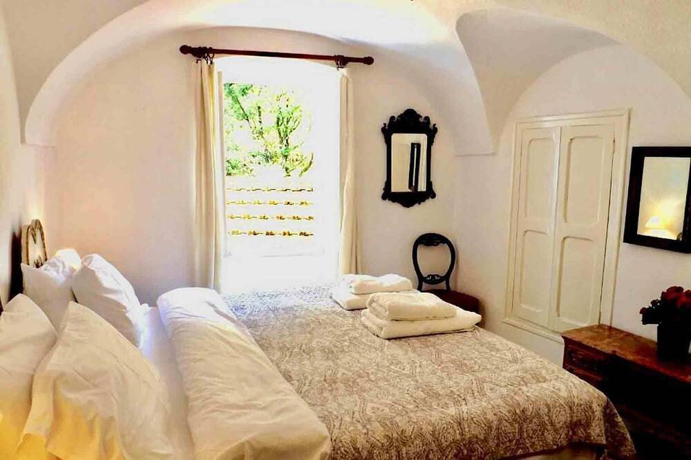 Casa Celestine in Via Orsini Isolabona Liguria Italy Sleeps 5 in Isolabona, Alpes Ligures