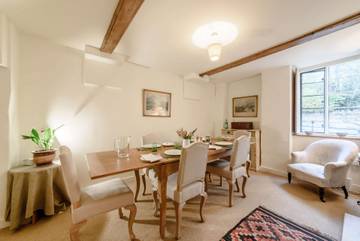 Holiday Home for 4 People in The Cotswolds, South West England, Photo 2