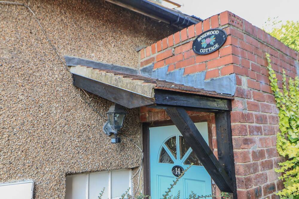 Rosewood Cottage, with a garden in Durham in Durham, County Durham