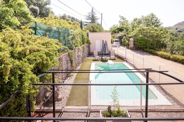 Appartement de vacances pour 4 personnes, avec piscine ainsi que jacuzzi et jardin