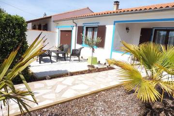 Gîte pour 4 personnes, avec jardin dans Plage de Matha