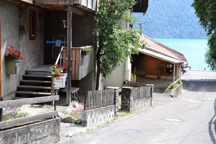 Location de vacances pour 2 personnes, avec vue ainsi que jardin et vue sur le lac à Brienz - 4