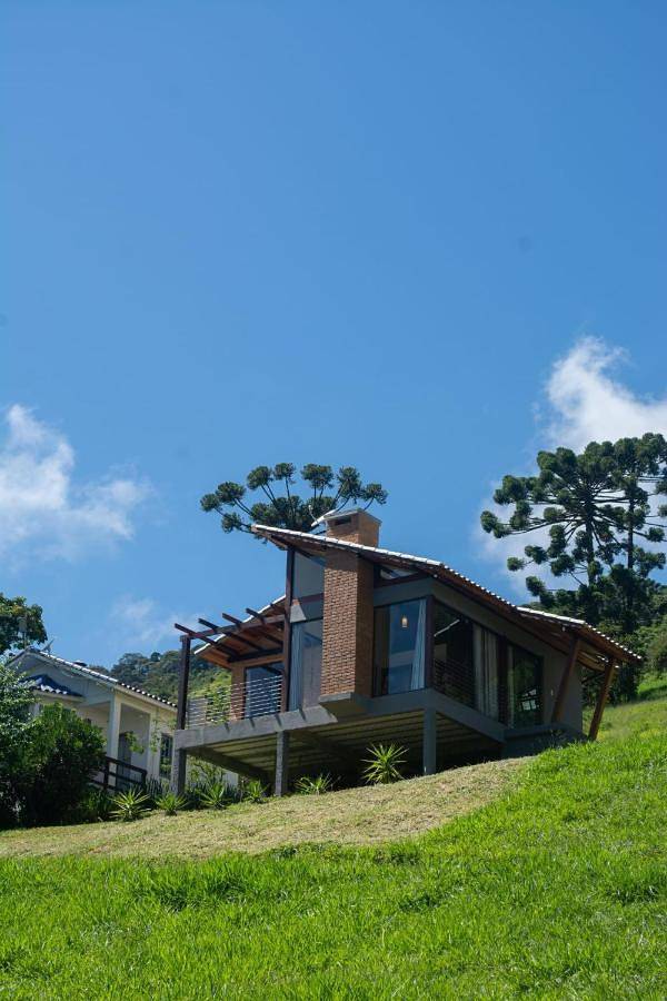 Pousadas para 2 pessoas, com piscina e vista e ainda sauna and jardim em Resende (Brasil)