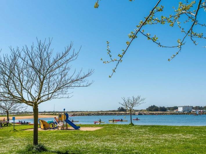 Ganze Wohnung, Modernes 2-Zimmer-Apartment mit Meerblick und Parkplatz in Étel in Étel, Côte des Mégalithes