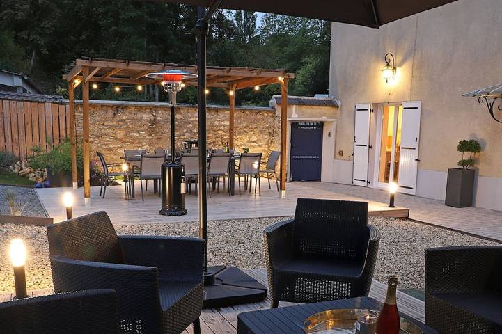 Location de vacances pour 10 personnes, avec jacuzzi ainsi que terrasse et sauna à Vandières