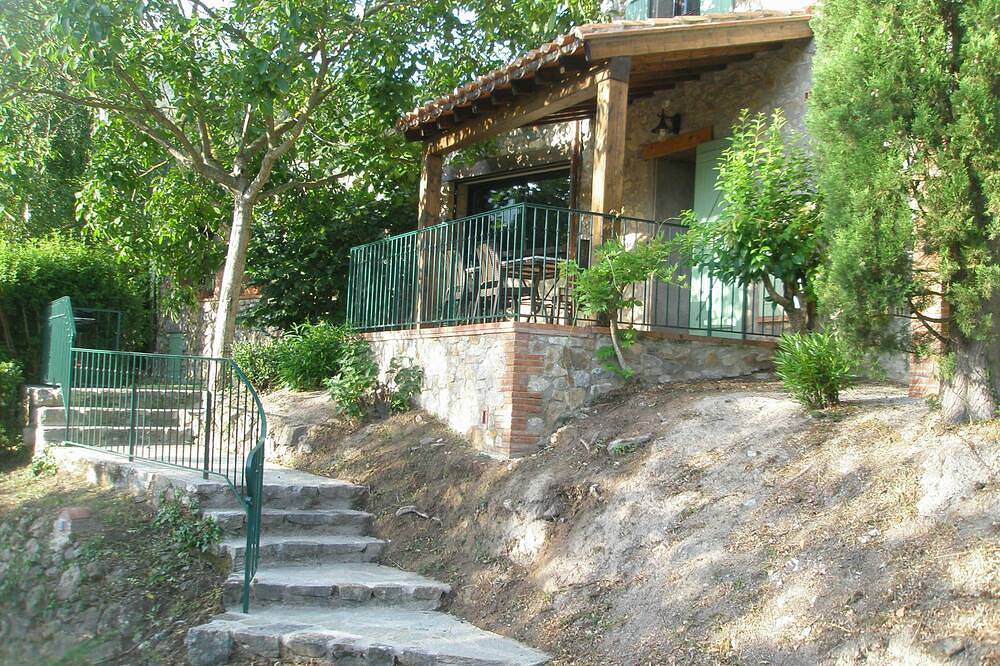 Cottage in the countryside in an old Mas Catalan in Reynès, Céret region