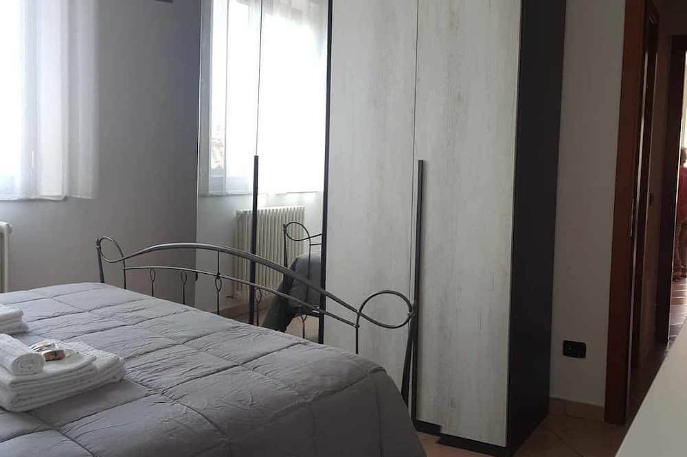 Entire apartment, The Conero - Two-room apartment with private parking space in Osimo, Ancona Province