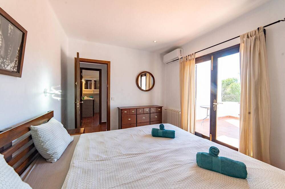 Atemberaubendes Haus in Cala d'Or mit privatem Swimmingpool, der sowohl. in Cala d'Or, Santanyí