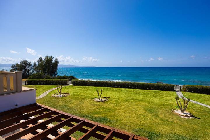 Villa für 5 Personen, mit Pool und Garten sowie Balkon auf Zypern - 2