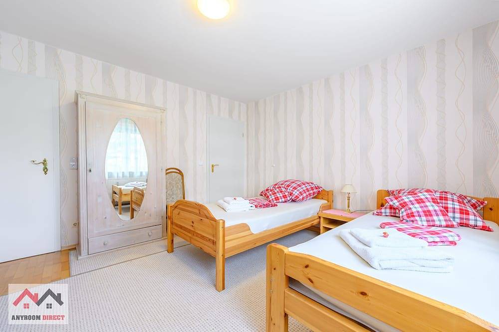 Entire apartment, 3 room apartment with 2 bathrooms in Laatzen in Laatzen, Hanover Region
