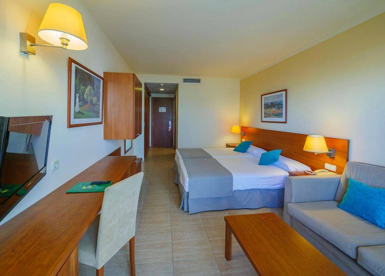 Dwo Sirius - Adults Only in Platja de Llevant (Malgrat de Mar), Santa Susanna