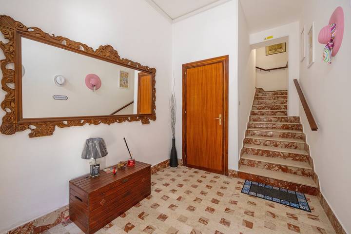 Guest House 'Sole e Amore' with Balcony, Wi-Fi and Air Conditioning in Casteldaccia, Palermo Province