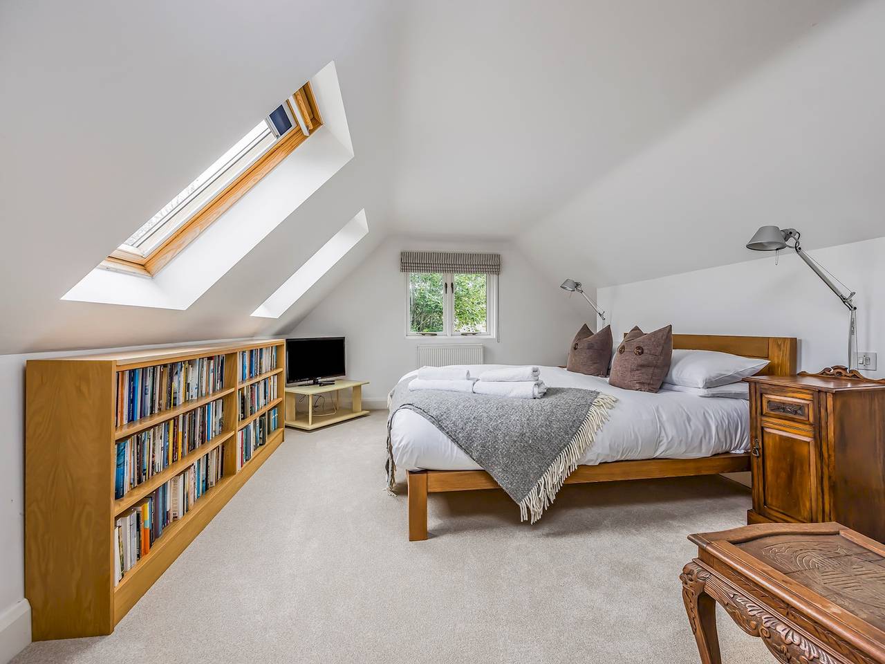 Hidden Gem by the Sea | Pass The Keys in Hayling Island, Havant