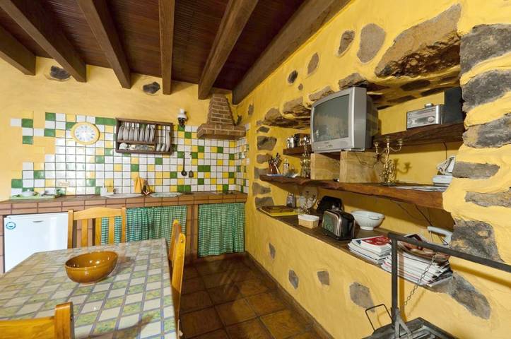 Casa rural para 5 personas, con vistas y jardín, Se admiten mascotas en Valverde - 3